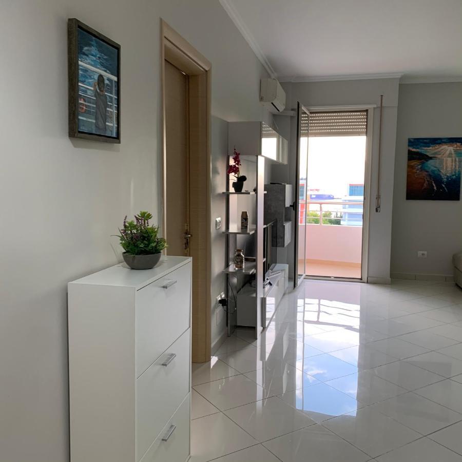 Pearl Seaview Apartment Vlorë Buitenkant foto
